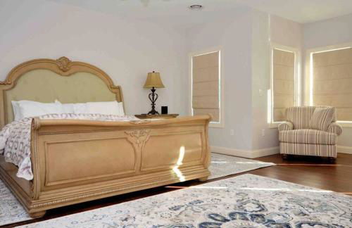 9 Bedroom Saratoga Retreat, In-Ground Heated Pool, HotTub, Firepit, Gourmet Kitchen, Private Office - Foto 20