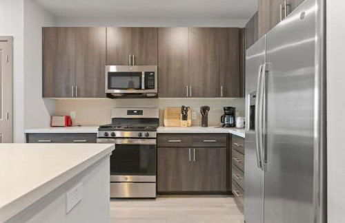 Cozysuites PHX RORO Gym Pool Pets Parking #13 - Photo 10