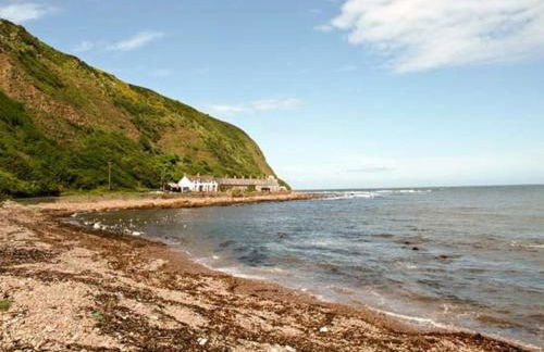 The Cottage By The Sea, Scotland - Photo 1