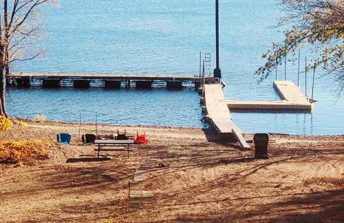 Spacious St Croix River Home with Private Beach - Foto 21