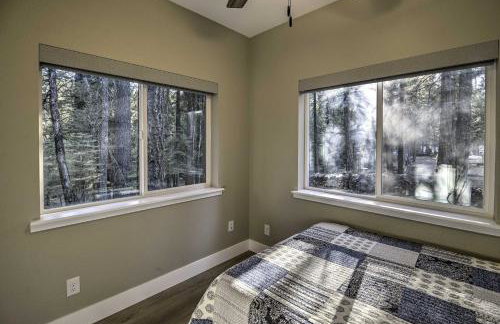 Secluded Butte Meadows Cabin with Deck and Grill! - Foto 13