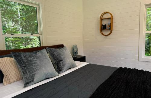 Couples Mirror Cabin- Reflections at Valley Bear Farms Resort - Foto 14