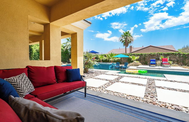 Luxurious 5BR Resort Style Home w/ Pool & Spa - Foto 18