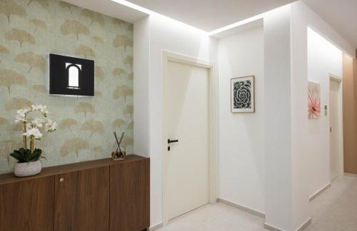 Nora's Suites - Photo 98