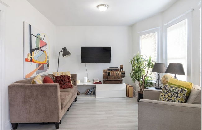 Spacious 4BR Family Home in Detroit Wifi & Parking - Foto 1