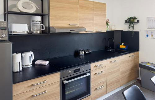 ImmoStay Ferienhaus mit Garten & Free Parking - Foto 37