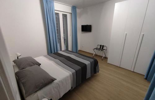 Grigio Perla Panigale, villetta con giardino, 3 camere, parcheggio privato fino 3 posti auto - Un oasi di tranquillità - Vicina all'Aeroporto, Unipol Arena e Fiera - Photo 40