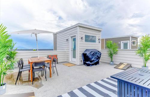 Modern 4BR Home Rooftop Patio Mountain Views - Foto 6