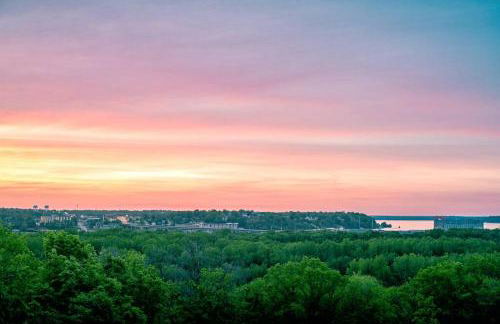 Finn's Hideaway -Modern family river home - Foto 9