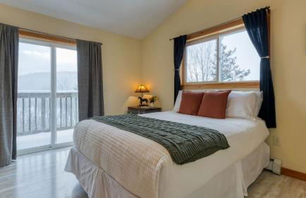 Mins to Hunter Mountain • Sleeps 36 • Pool Spa Games Bar Cozy Peaks Lodge by AvantStay - Foto 35