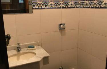 Lindo e aconchegante chalé com piscina, lareira e churrasqueira - Foto 4