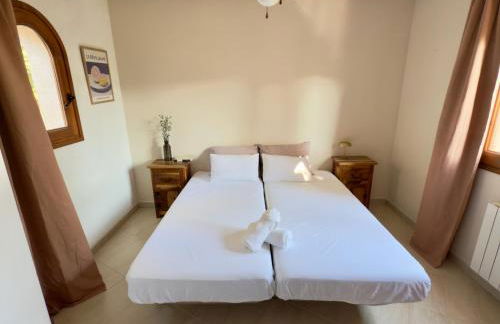 Beautiful Spacious Villa with Mountain View and Private Pool - Foto 8