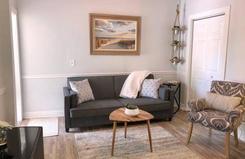 In the Heart of Downtown Dunedin One Bedroom Apt NO KIDS, NO PETS - Photo 3