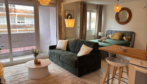 L'escale direct access to train station ideal location - Photo 1