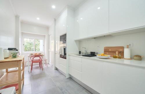 Spacious & Light-Filled 4BR Apartment By TimeColer - Foto 39