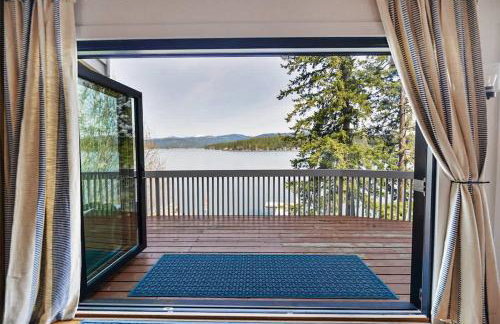 Huvila Haven Lake Front Home with Dock and Hot Tub - Foto 7