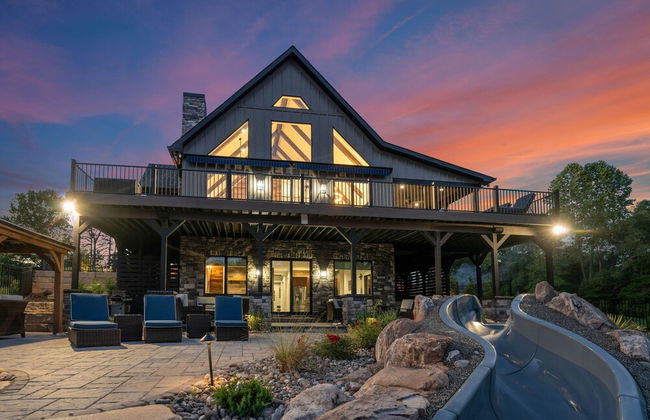 Gray Fox Lodge by Avantstay Waterslide Pool Theater Sleeps 23 - Foto 59