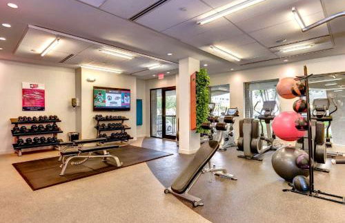 Family-Sized 3BR Retreat Minutes from Reagan National - Photo 28