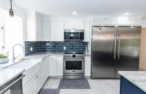 Rare Cape Cod Find - Photo 9