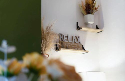 Spacious 4BR on Leafield Rd - Photo 41