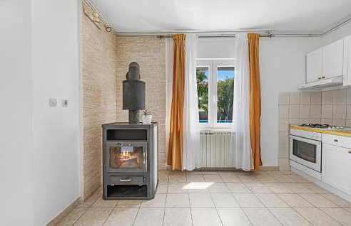 3 Bedroom Lovely Apartment In Sibenik - Photo 5