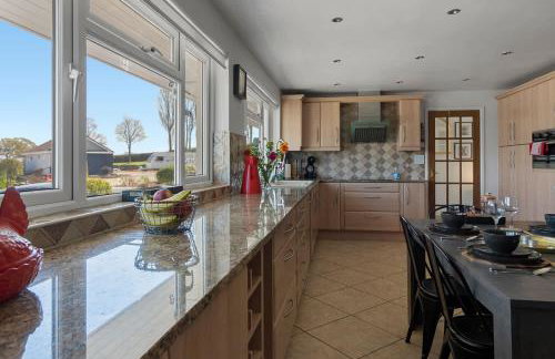 Springfield Deer View -No Commercial Sign written Vehicles,Private Hot Tub , 2 Dogs Max,Fishing Nearby & Communal Swimming Pool ,Pool open April to September - Foto 12