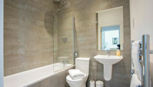 1 Bed Apartment - Redhill Central, Surrey, Gatwick #2 - Foto 3, Shower