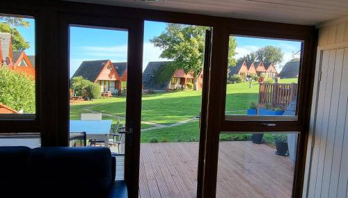 Chalet Brightstone Kingsdown Cliffs location with indoor pool, tennis court, mini-golf short walk to beach and 3 great local pubs - Foto 4, Garden view
