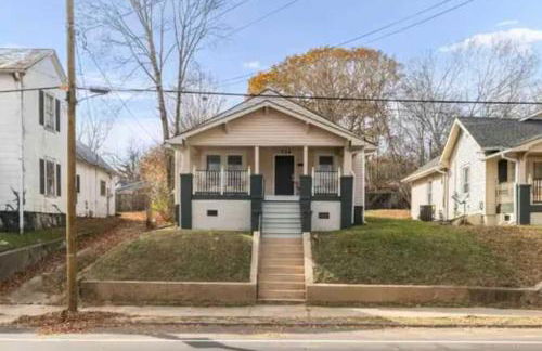 3BR Downtown-Old Salem Oasis - Foto 19