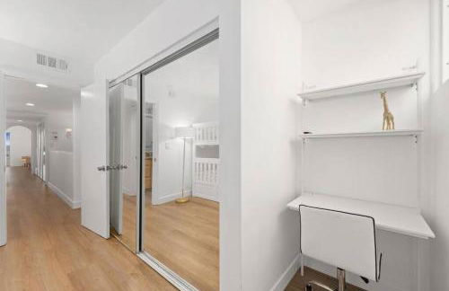 Malibu Beachfront Home with Rock Spa Ocean Views & Huge Deck - Foto 9