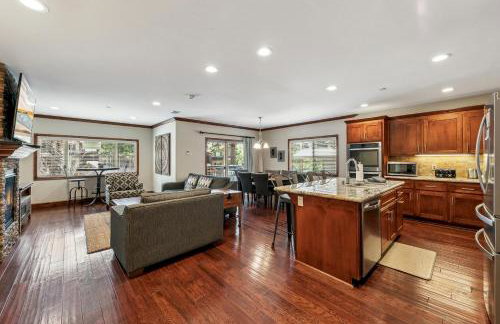 3BR Townhome Near Heavenly & Lake TW201 - Foto 8
