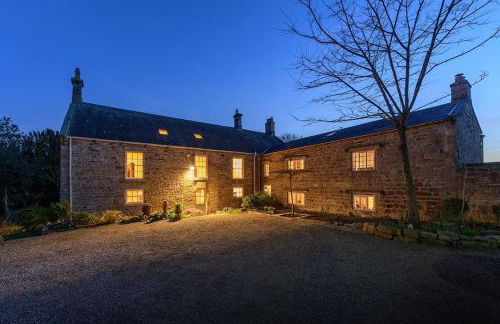 10 Bed Stunning House in village, with Hot Tub - Photo 42