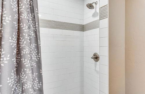 4 Mi to Dtwn Guthrie Family Home with Fire Pit! - Photo 10