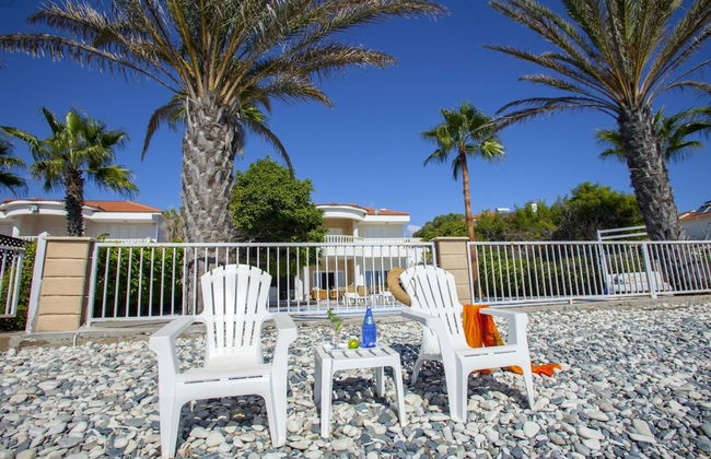 Sunset Beachfront Villa Meneou - Foto 15