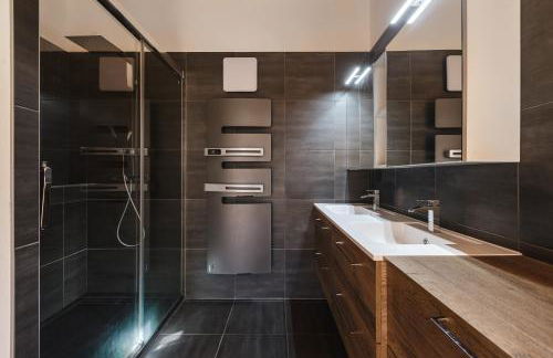 Chalet Benoit - Modern Chalet 8 Pax Free Parking Mountain View - By Cozee Rentals - Photo 14