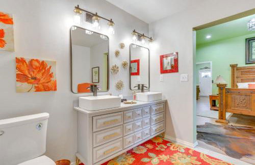 4 Mi to Lazy E Arena Horse Lovers Haven with Grill - Photo 13