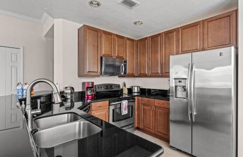 Exclusive Reunion Condo Stunning view only 6Mi to Disney - Photo 13