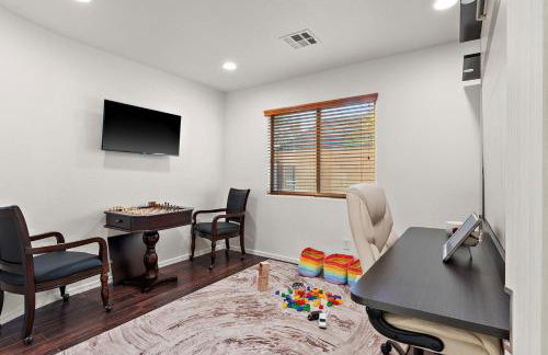 Serenity Splash Upscale Stay Pool Game Lounge - Foto 43