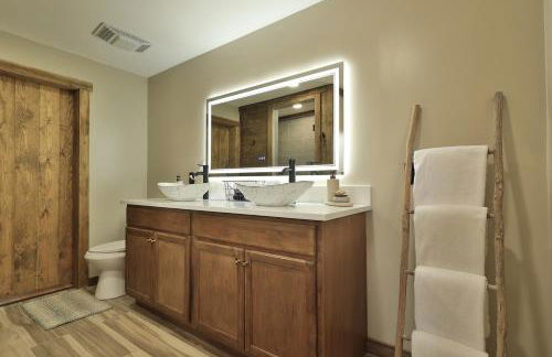 The Chariot - Creek Front with HotTub, Fire Pits, Billiards, EV Charger - Sandalwood Stays - Foto 20