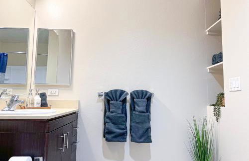 Mid Century With Pool GYM and Parking 10min to Cedars - Photo 27