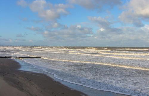 Cariad Bach - Photo 16