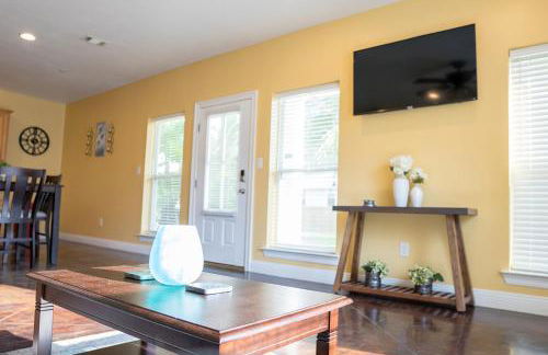 Tidy and Comfy 3BR, Balcony, WD, Free WiFi -E- - Foto 27