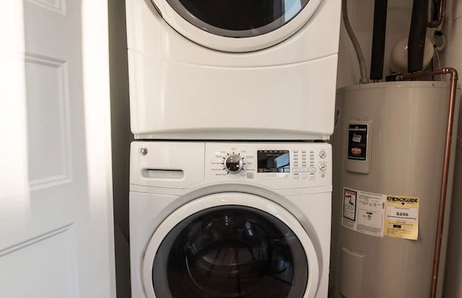 Sosuite NEW 2BR Apt w W D Split Level - Foto 14