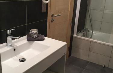 Chalet Beausoleil 4 étoiles - jacuzzi - au pied des pistes - domaine les sybelles - Photo 33