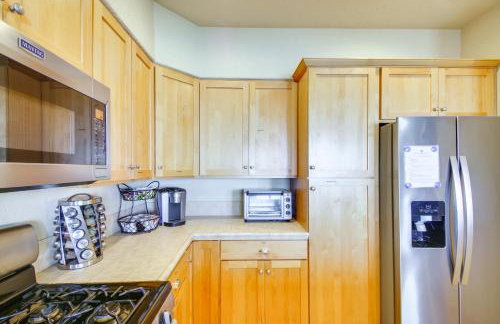 Quiet Waterfront Escape with Hot Tub and Beach Access! - Foto 10