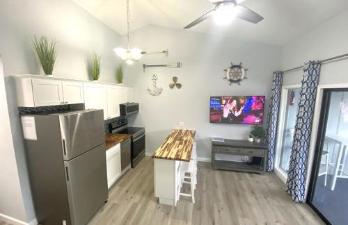 B Lakefront! Remodeled, Boat Slip, Patio Views, Pool, Boat Ramp, WIFI - Foto 8