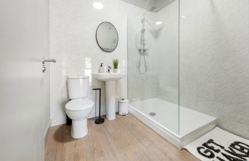 Brand New 1-Bed Flat With Free Parking - Foto 5