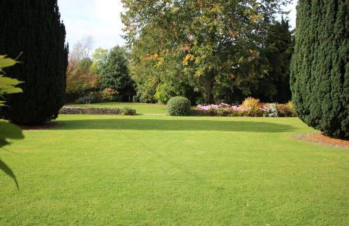 Charney Manor - Photo 39