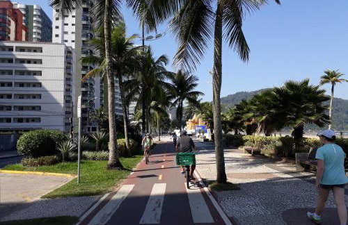 Apto Varanda Gourmet Pé na Areia, Domingo saída até as 20horas - Foto 41
