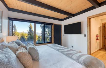 Lake View, Firepit, Game Room Remodeled Lake Tahoe Luxury Cabin by Avantstay - Foto 52